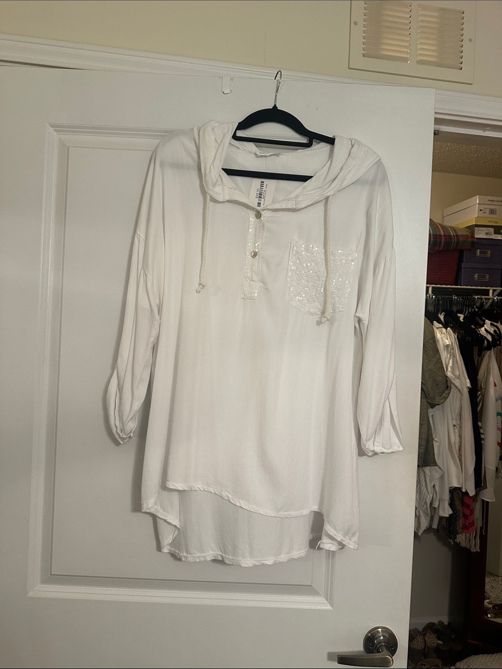 Casual White Hooded Tunic with Sequin Pocket